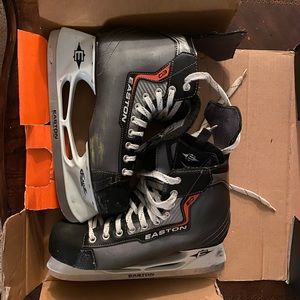 Size 12 men's Bauer hockey skate